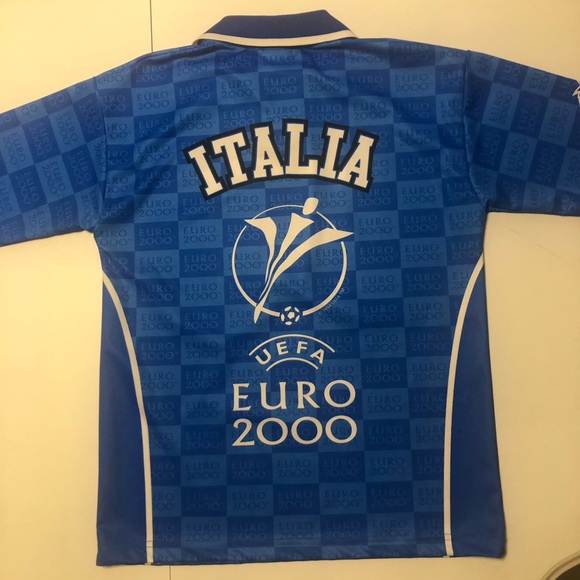 Like new condition - vintage Euro 2000 Italia fan shirt - Picture 4 of 10